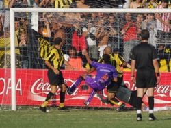 Peñarol sacó una victoria muy trabajosa