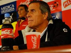 Tabárez satisfecho con el plantel, pero no con el resultado