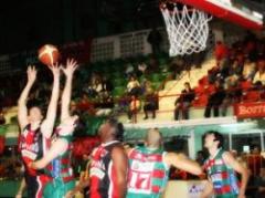 Básquetbol: dos barrios que sueñan con un martes de ascenso