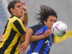 Peñarol ganó a Liverpool 3 a 2 y pone presión a Nacional-Danubio