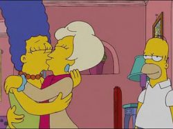 Marge besó a una amiga