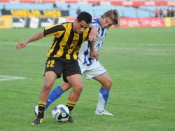 Peñarol alcanzó a Defensor