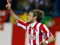 Forlán espera pase millonario