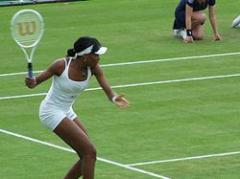 Venus avanza en Wimbledon