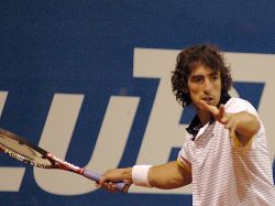 Cuevas pasó a cuartos de final