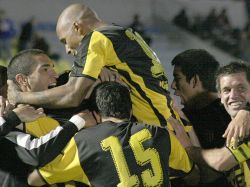 Aurinegro veloz y letal