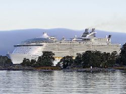 Royal Caribbean presenta el crucero más grande del mundo