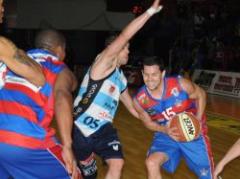 Uno sube el otro se cae