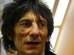 Arrestaron a Ronnie Wood