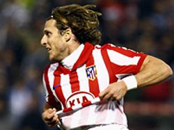 Atlético avanza en Copa del Rey gracias a gol de Diego Forlán