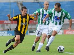 Peñarol goleó a Racing