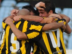 Peñarol se puso la chapa de candidato al título