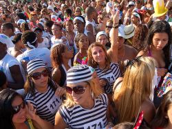 Río de Janeiro abre la puerta de la juerga carnavalera