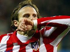 Atlético venció a Barcelona gracias a gol de Diego Forlán