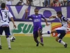 Fénix es puntero con Peñarol, que enfrenta a Liverpool