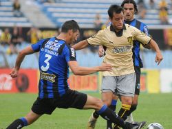 Peñarol ganó por quinta vez consecutiva y sigue puntero