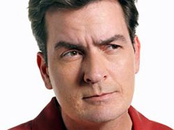 Charlie Sheen ingresa en centro de rehabilitación