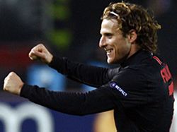 Forlán más ídolo que nunca