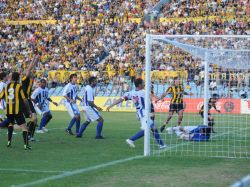 Peñarol pisoteó a Cerro Largo