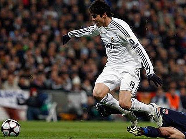 Kaká es el blanco de las críticas deportivas en España