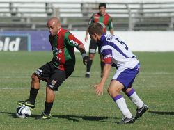 Fénix sigue firme