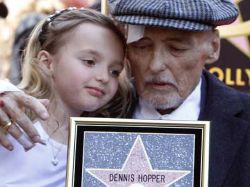 La estrella del mítico Dennis Hopper brilla en Hollywood