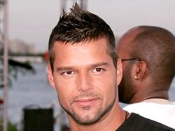 Ricky Martin dice sentirse "más fuerte que nunca"