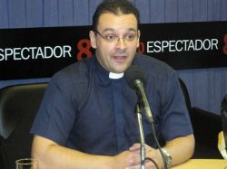 "La iglesia tiene que ser una ventana que muestre a Dios"