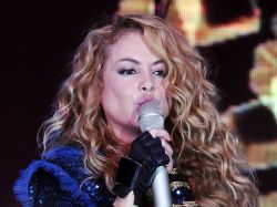 Paulina Rubio ofreció un show privado en el hotel Conrad