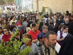 Miles de peregrinos reviven la Pasión de Cristo en Jerusalén