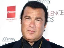 Steven Seagal acusado de acoso sexual