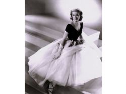 Realizan muestra con vestuario de Grace Kelly