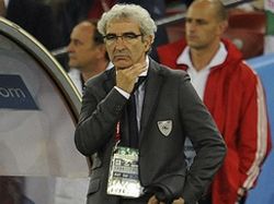 Domenech quiere suplentes "ejemplares" en Mundial