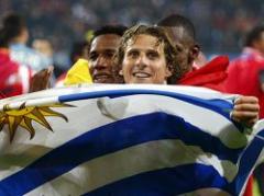 Forlán es el héroe de Atlético