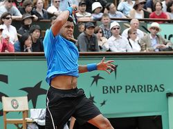 Tsonga avanza en París