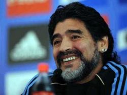 Maradona, de polémica en polémica como técnico