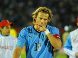 Forlán asustó a todos