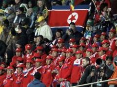 Corea del Norte contrató actores para su hinchada