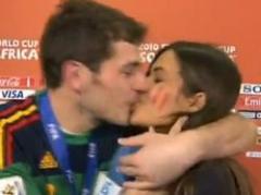 El increíble beso de Casillas