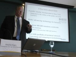 Conferencia sobre ciencia y tecnología en el MEC