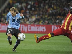 Forlán quiere jugar el Mundial