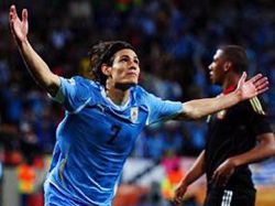 Cavani comienza una nueva aventura celeste en Italia