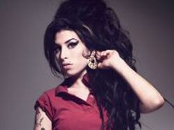 Amy Winehouse volvió a cantar