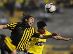 "Barcelona cayó ante el gigante Peñarol", dicen en Ecuador