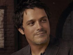 Alejandro Sanz pide permiso para cantar en Venezuela