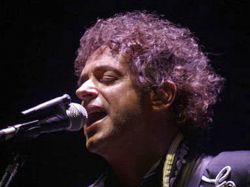 Gustavo Cerati compite por tres Grammy Latino