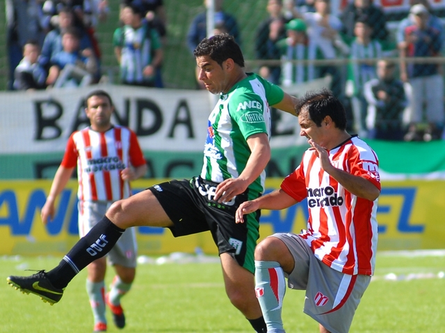 Primer triunfo albiverde