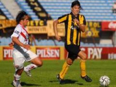 Peñarol no pudo con El Tanque, que lidera el torneo