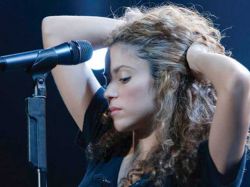 Shakira versionó a Metallica