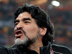 Lanzan "La tenés adentro", un libro sobre Maradona